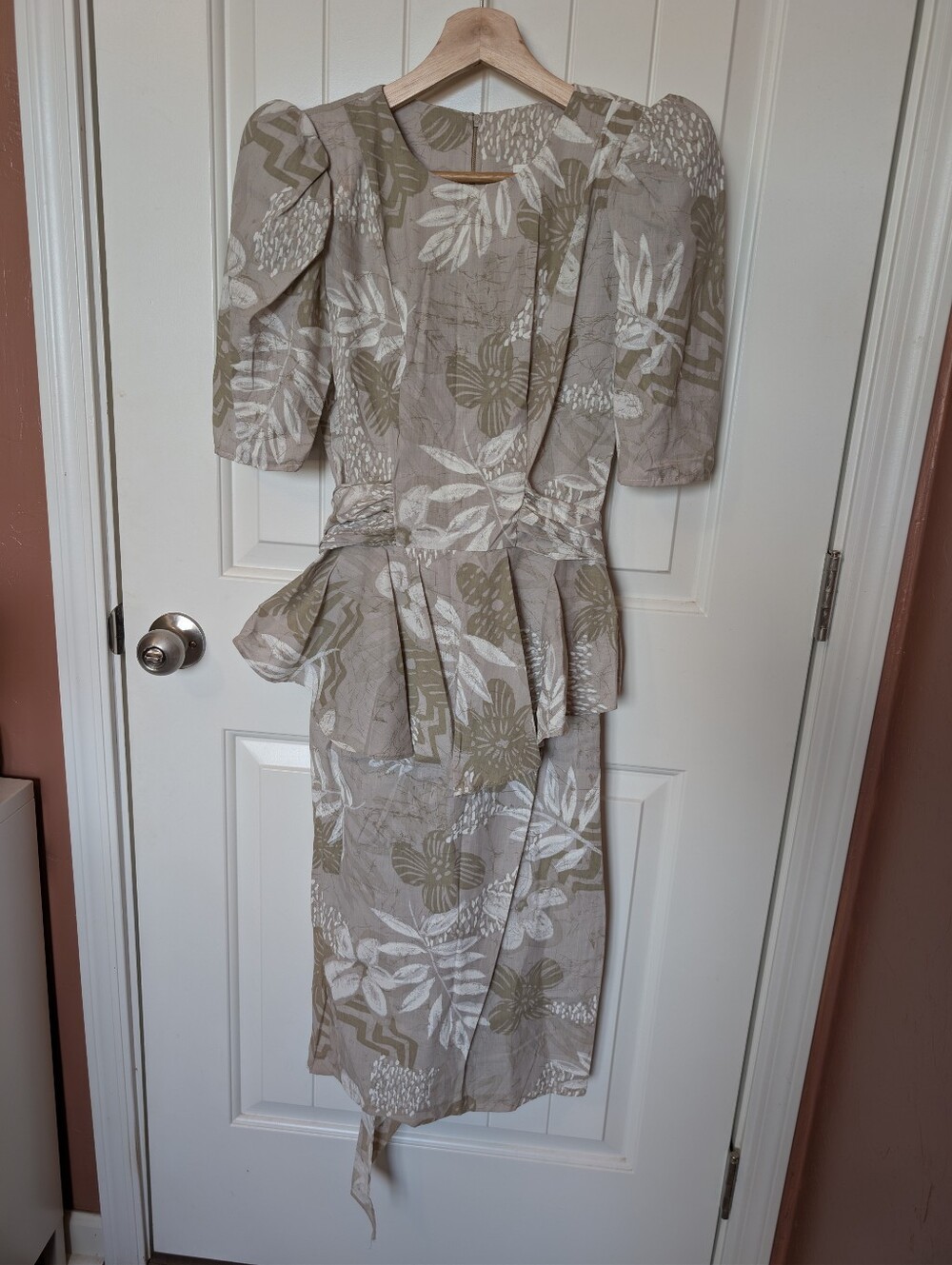 Vintage Unbranded Floral Midi Dress W3 Khaki Green/White